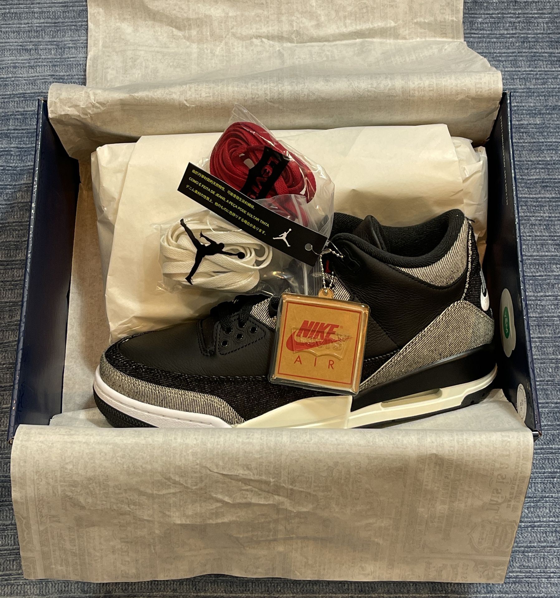 Size 10.5 Men's Levi's x Air Jordan 3 Retro SP Black Denim IR0914-400 NEW