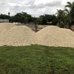 Bobcat Camion Sand Limerock Etc