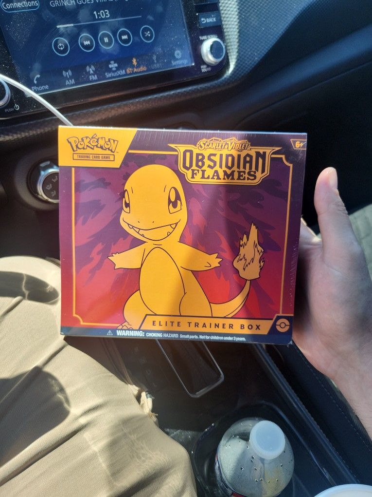 Obsidian Flames. Elite Trainer Box. Pokemon 