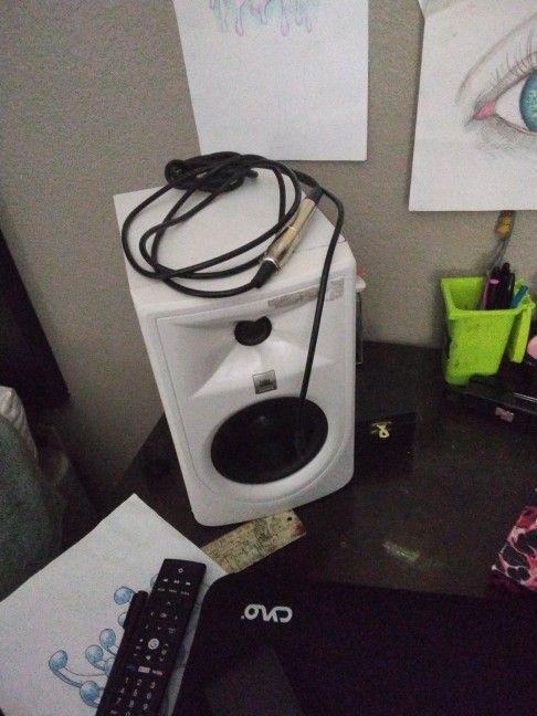 JBL Studio Mlnitor