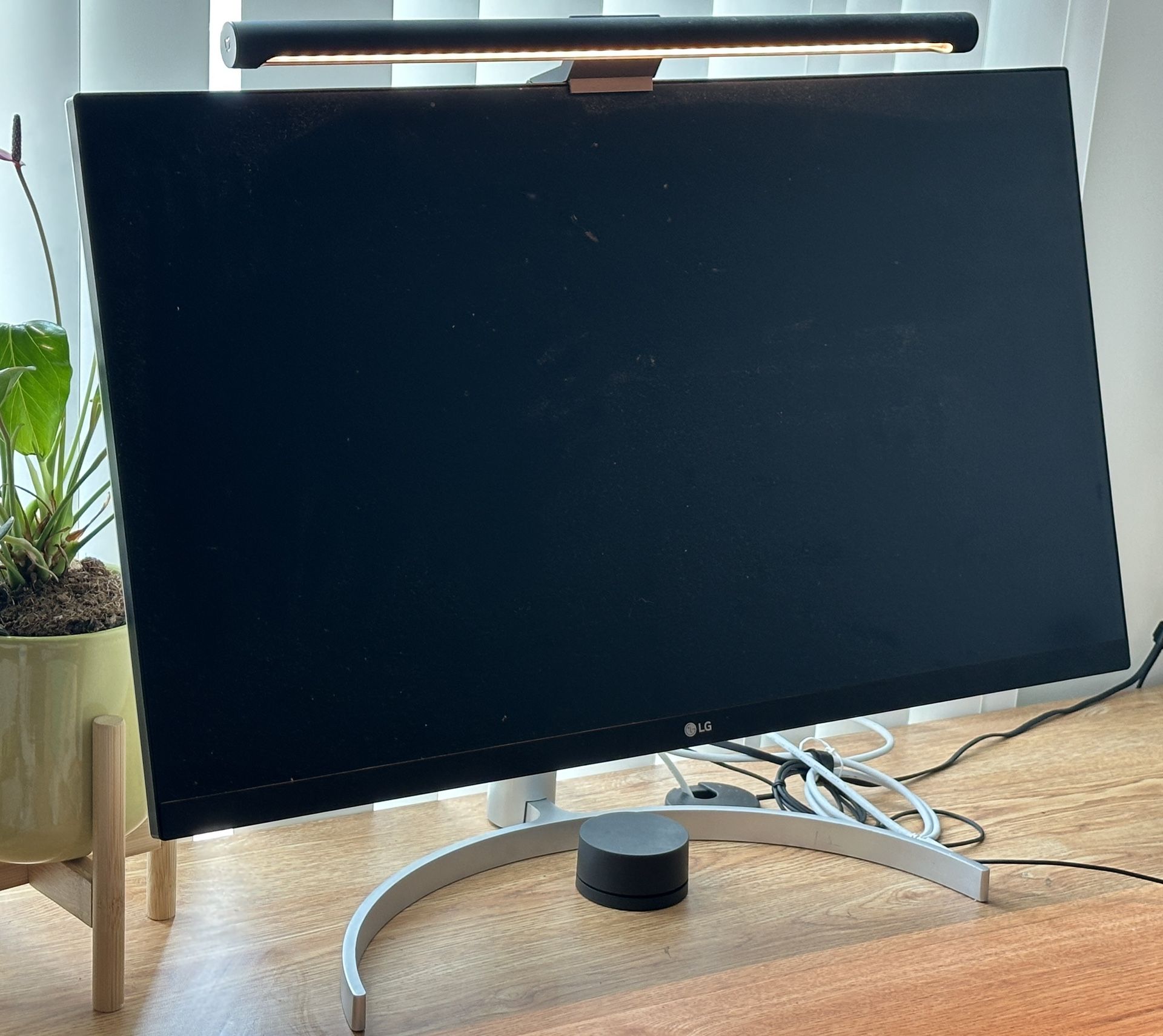 LG UltraFine 27-Inch 4K Monitor – Great Condition!