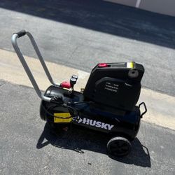 Husky 8 Gallon 150PSI Hotdog Air Compressor