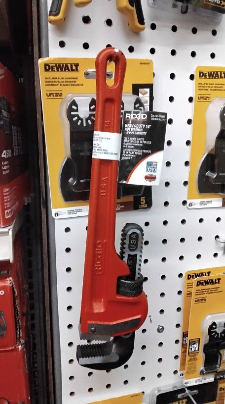 RIDGID HEAVY-DUTY  14" PIPE WRENCH 2" PIPE CAPACITY 