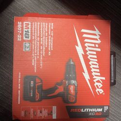 Milwaukee Hammer Drill/Driver Kit