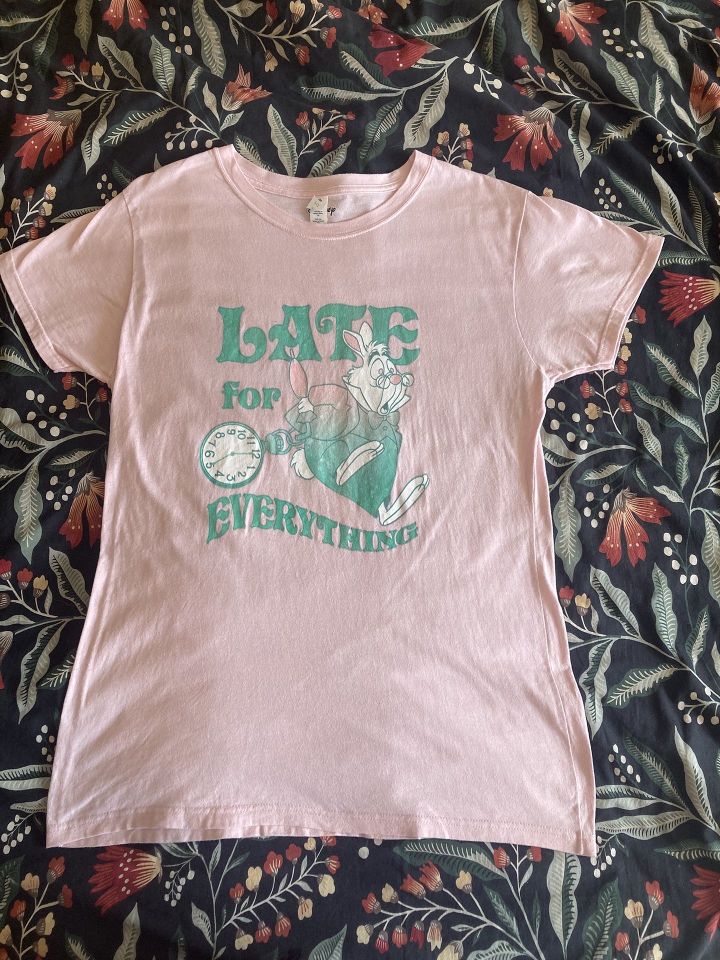 Sale! Disney Alice in Wonderland Women’s XXL T-Shirt