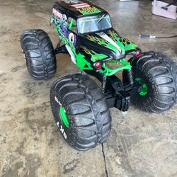 Grave digger jumbo monster truck