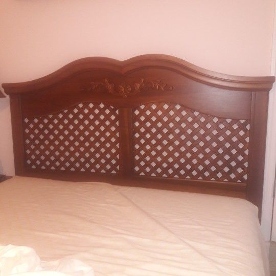Headboard Queen Size Bed