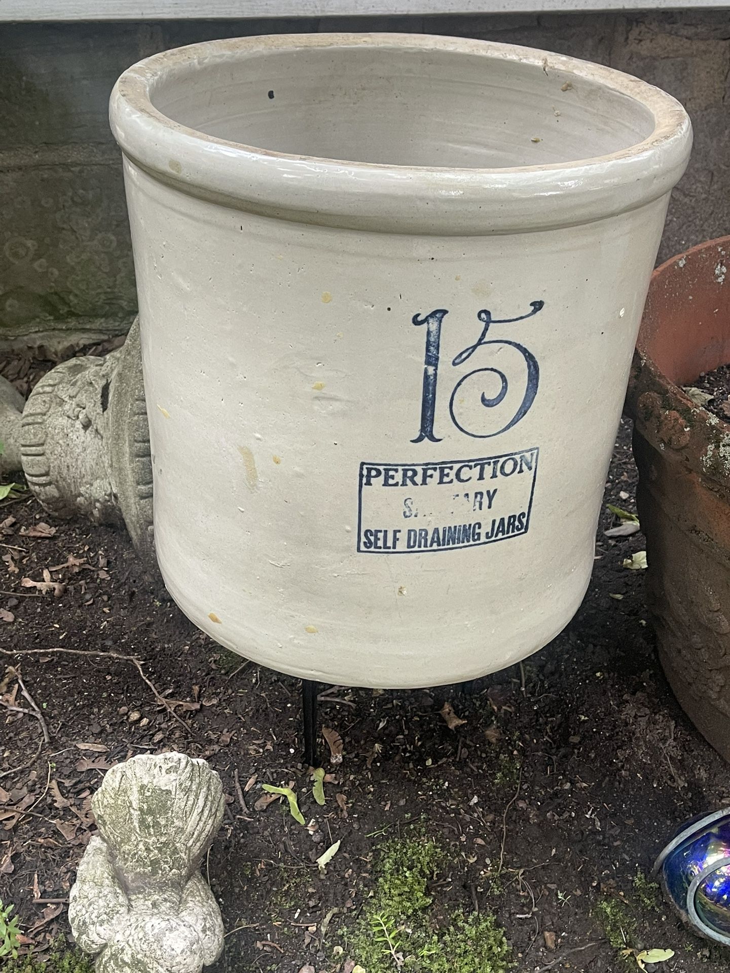 Large Antique Stoneware 15 Gallon Self Draining