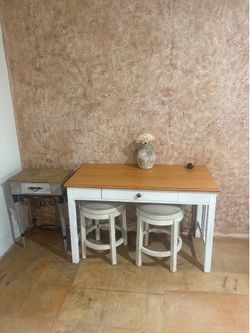 side table and stools