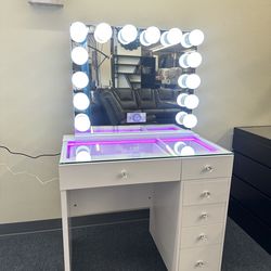 Vanity set - Bluetooth Hollywood mirror & led table ( changeable light color)