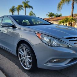(11) Hyundai Sonata, Clean Title, Smogged, 4 Cylinder, 20"Rims, Runs And Drives Great