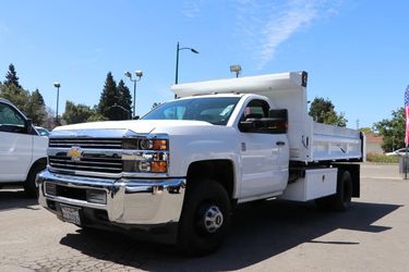 2017 Chevrolet Silverado 3500HD Chassis
