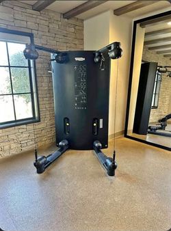 Technogym kineseis Functional Trainer 