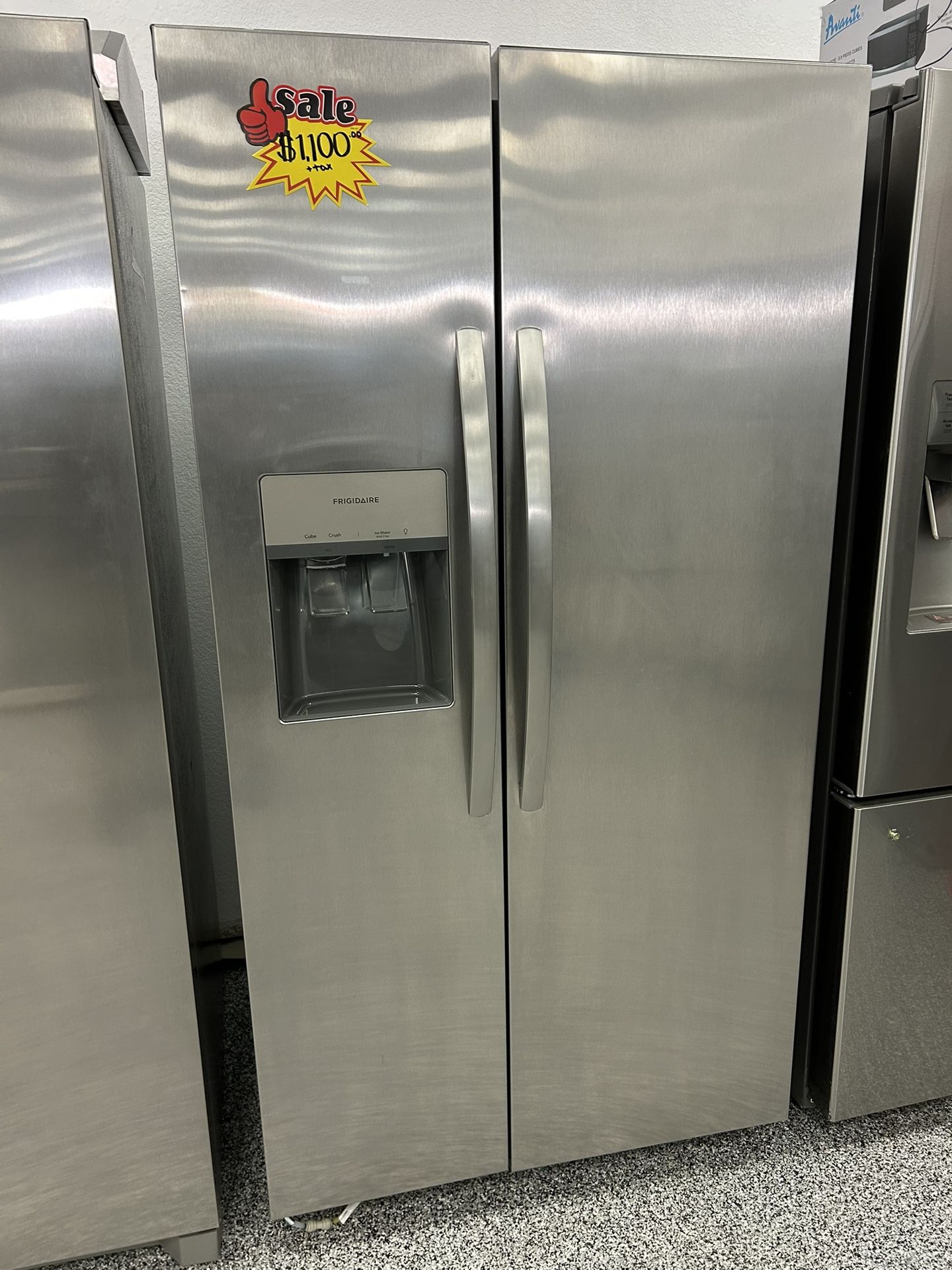 FRIGIDAIRE SIDE BY SIDE REFRIGERATOR STAINLESS STEEL BRAND NEW OPEN BOX!!!!