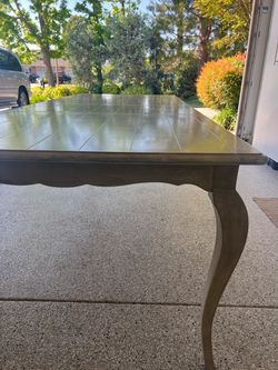 Country French Dining Table w/ Leaf