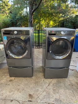 Kenmore Elite Washer & Dryer Set with Pedestals