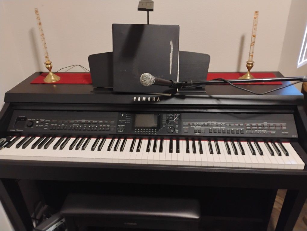 YAMAHA CVP-701 CLAVINOVA DIGITAL PIANO