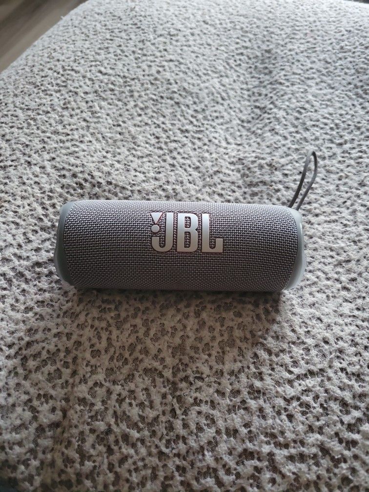 JBL flip 6 (no box) !PRICE NEGOTIABLE!