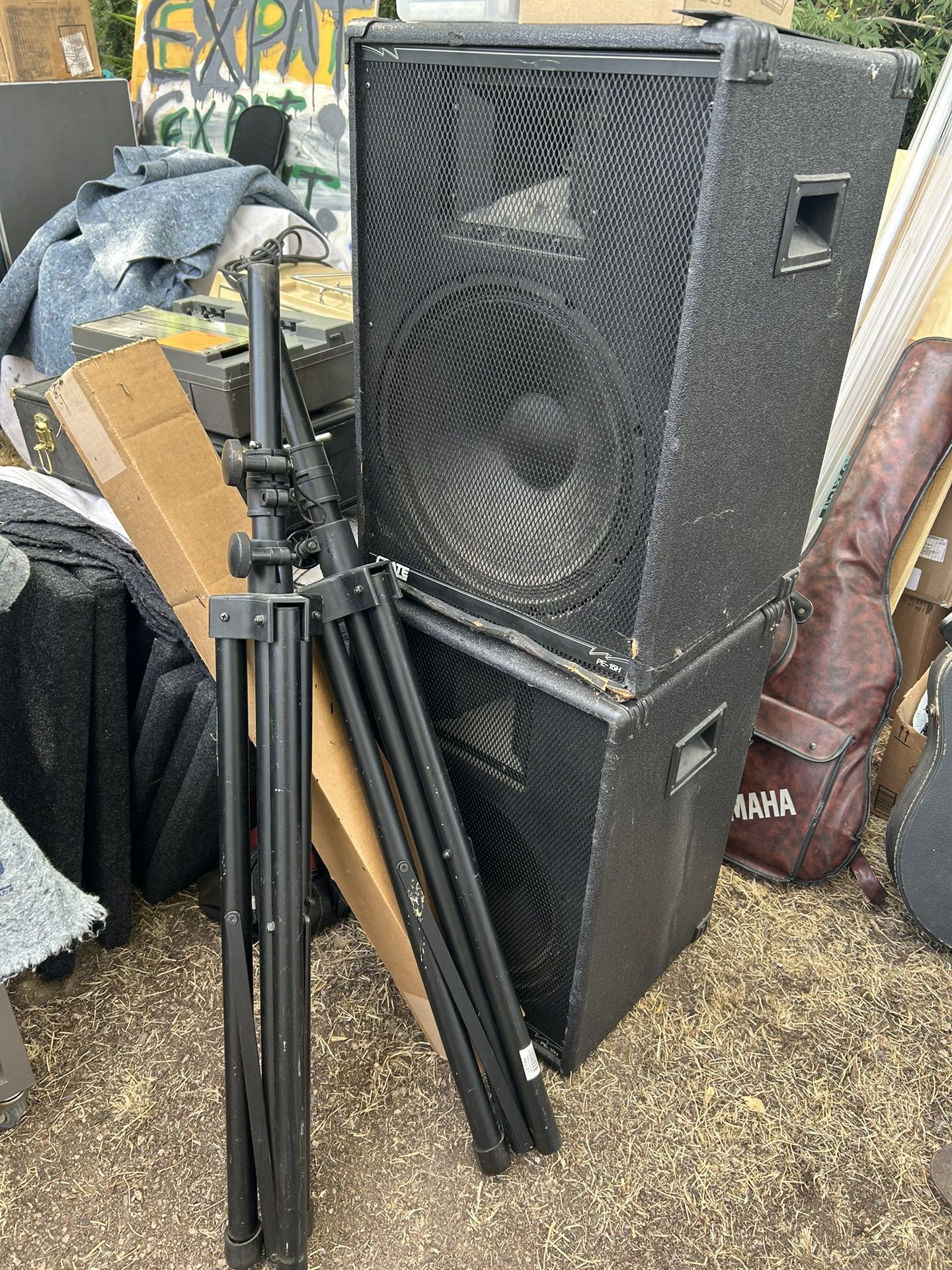 Crate Pa Speakers And Nice Stands