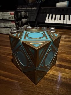 Star Wars Disneyland Jedi Holocron plus fell set Kyber Crystals