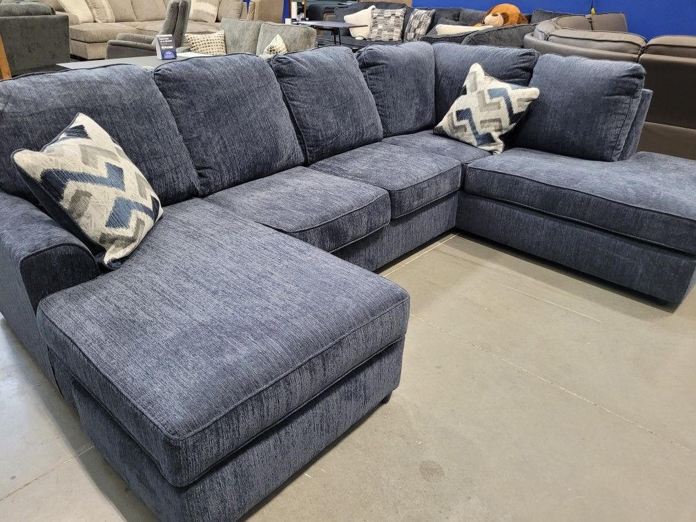 💜 Clearing Out Brand New Sofas And Sectionals ASAP!