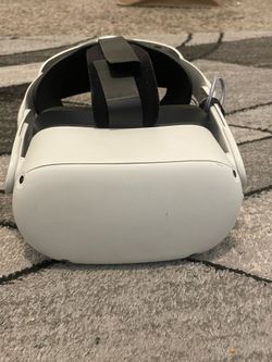Oculus Quest 2 with accessories