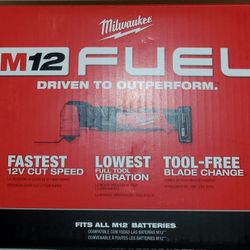 Milwaukee M12 Fuel Oscillating Multi Tool Kit With High Output CP 2.5Ah