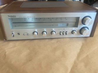 Vintage Technics SA-200 receiver