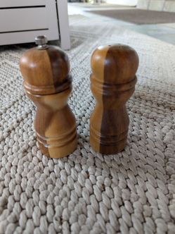 Acacia Wood Salt & Pepper Grinder Set
