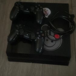 PS4 w/controllers 