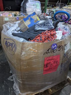 Clothing pallet mix of men's women's and children's clothing