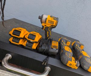 DEWALT XR 20-volt max 1/4-in Brushless Cordless Impact Driver
