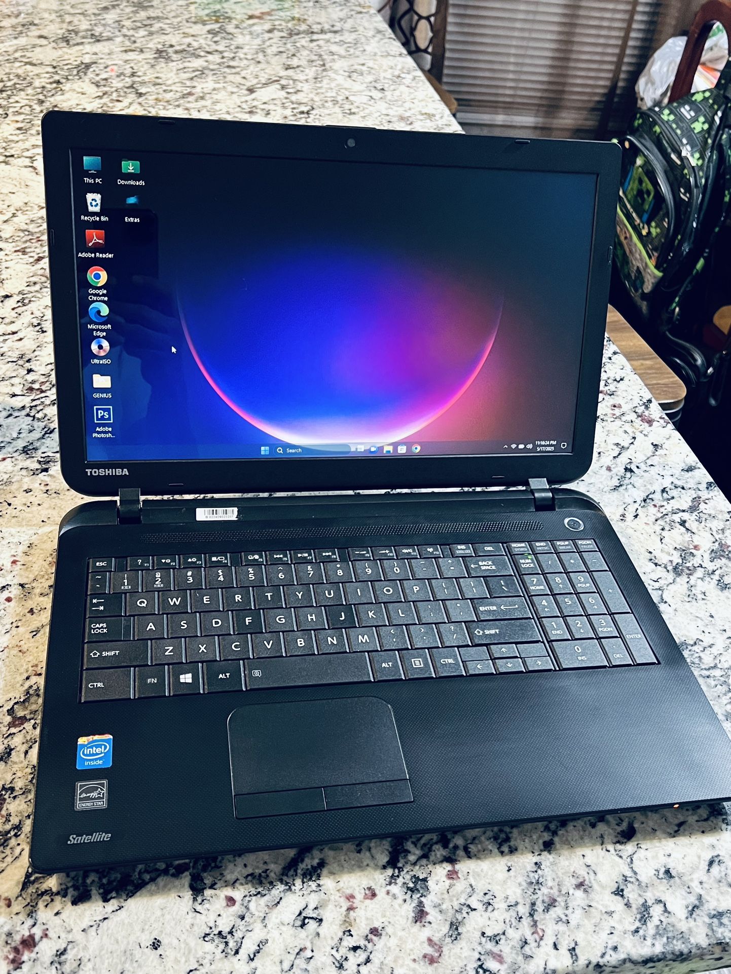 Laptop Computer TOSHIBA 4GB Ram 128GB SSD Windows 11 Office Full HDMI webcam wifi Photoshop Antivirus