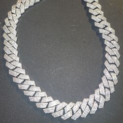 Fully Iced Out Chunky 20MM Cuban Link Chain