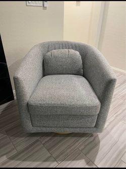 Henredon Swivel Chair
