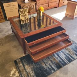 STUNNING  COFFE TABLE 