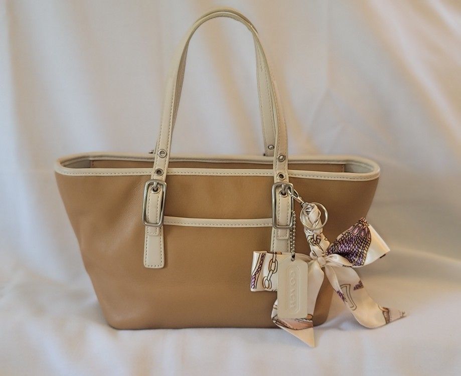 Vintage Coach Legacy West Great Condition