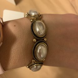 New Pearl and gold stretchy bracelet