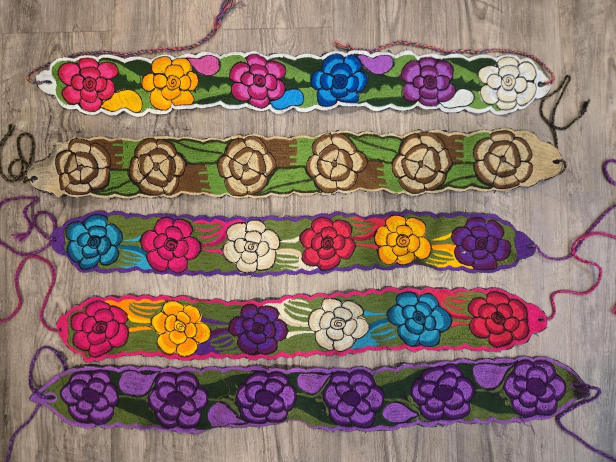 Cintos Bordado a Artesanales, Ropa Mexicana, Vestido ,blusa,bolsa Artesanal ,huaraches,perfume,jewelry,bisuteria,makeup,maquillaje,Virgen De Guadalupe