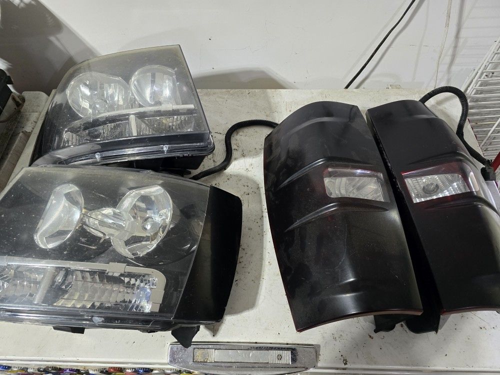 2007-2014 Chevy Tahoe/ Suburban Stock Lights