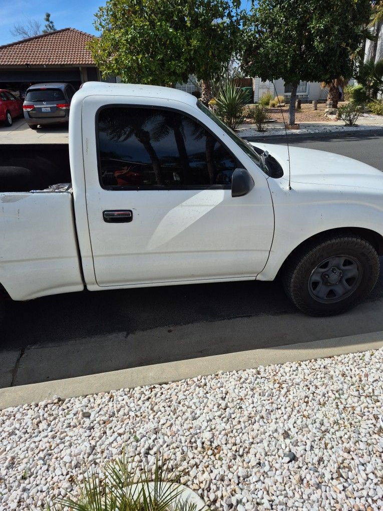 Toyota Tacoma 4 cilindros Economica