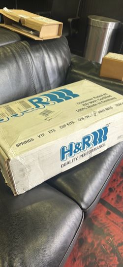Dodge challanger h&r springs brand new nit opened