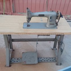 Commercial Sewing Machine 