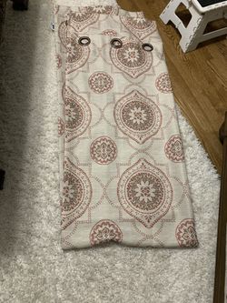 8 Curtains