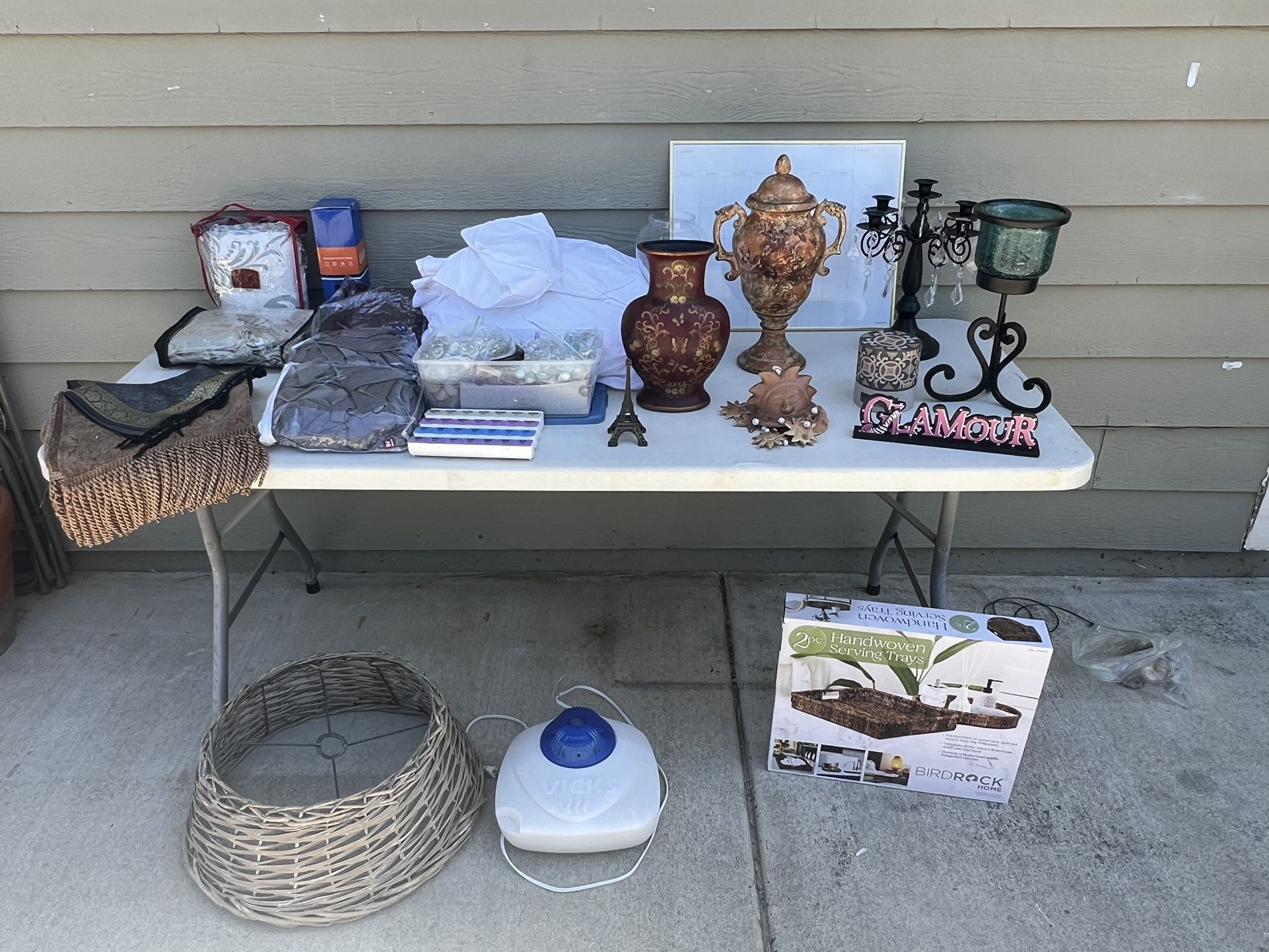 🛍️ HUGE GARAGE SALE – SOMETHING FOR EVERYONE!