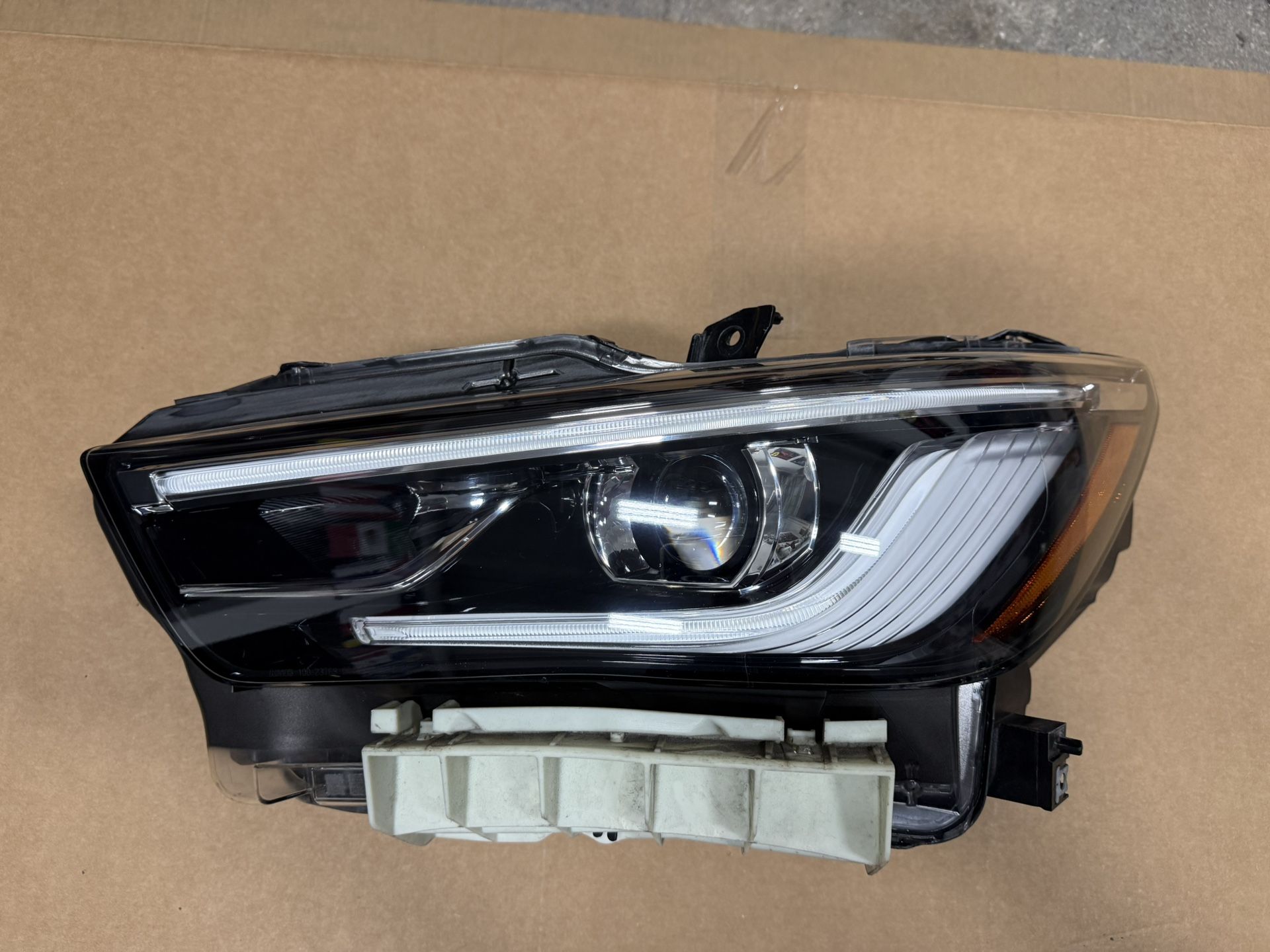 Mint !!! Infiniti QX80 OEM LED Left Headlight 2018 2019 2020 2021 2022 2023