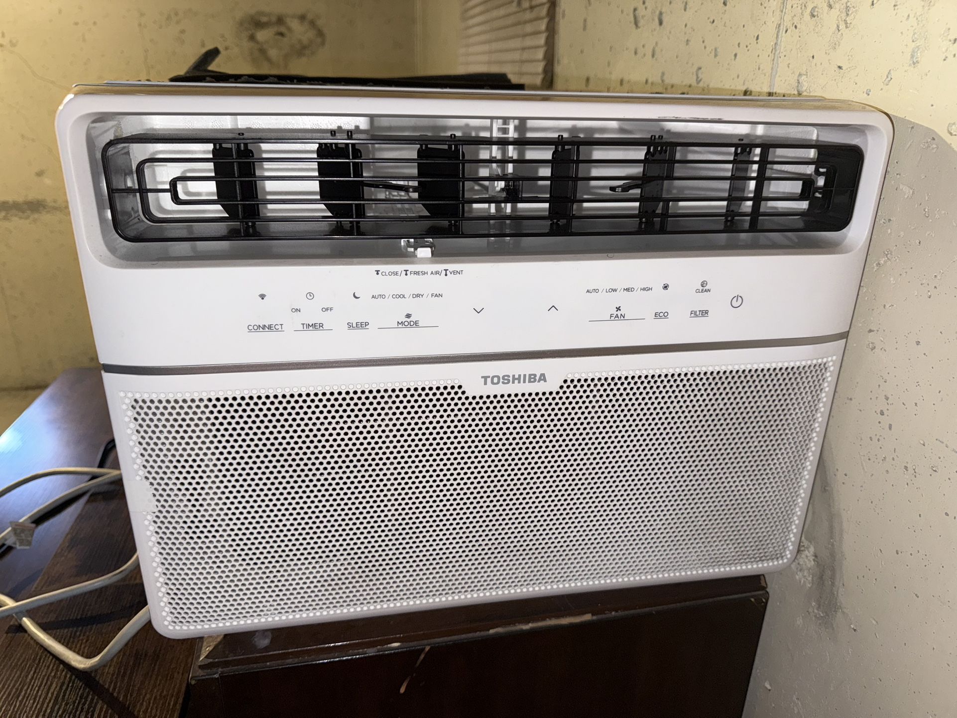 Toshiba Window AC w/ Remote