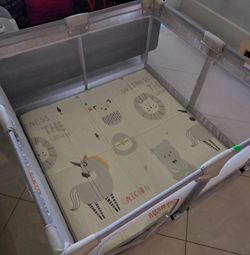 Baby playpen