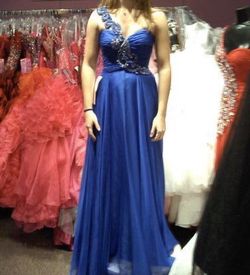 Henri’s Cloud Nine royal blue prom dress