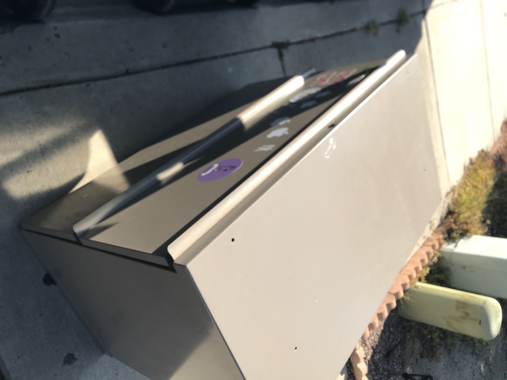 Free knoll file cabinet curb alert message for street